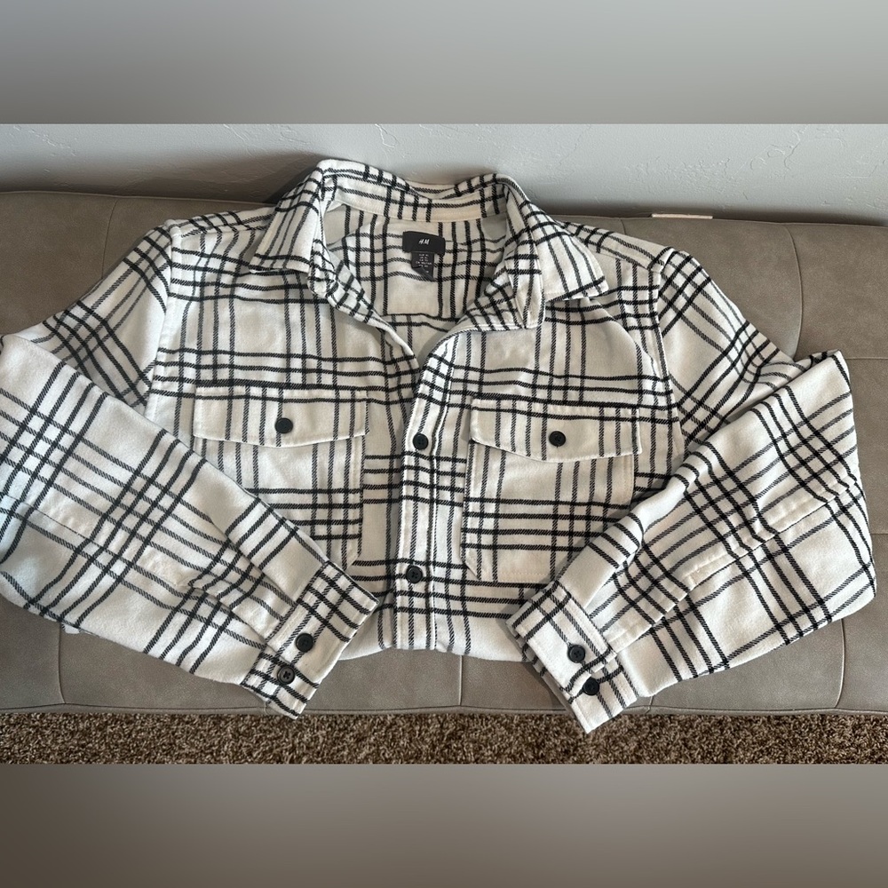 H&M Black and White Plaid Casual Button Down Shirt